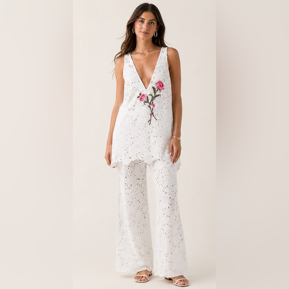 NWT Sachin & Babi Phillisa Tunic Size 0 White Floral Eyelet Lace Top